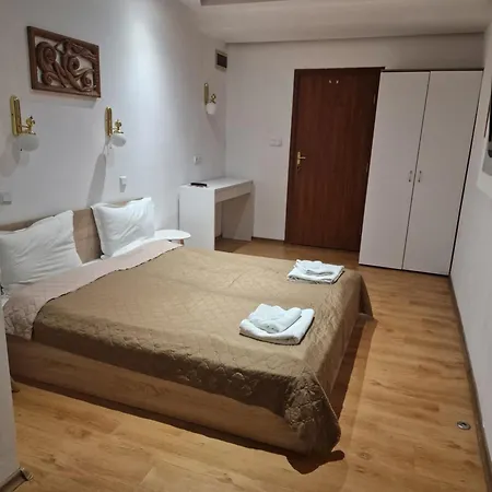 Family Saint Peter 3* Saints Constantine and Helena