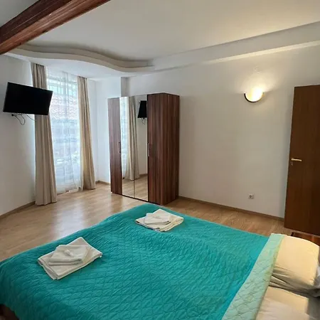 Family Hotel Adia Blue מלון סנט קונסטנטין והלנה