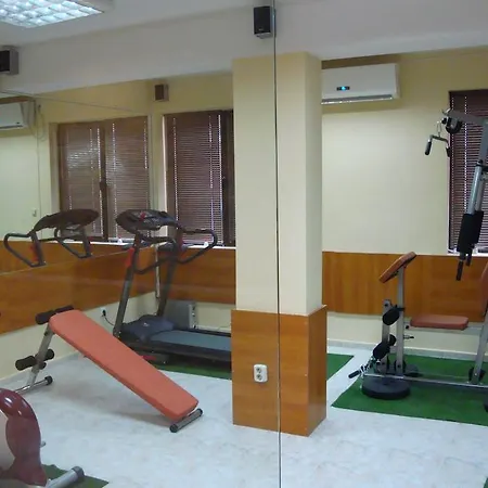מלון Family Hotel Adia Blue 3*