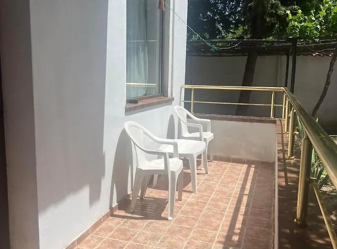 семеен свети петър Хотел Св. Св. Константин и Елена